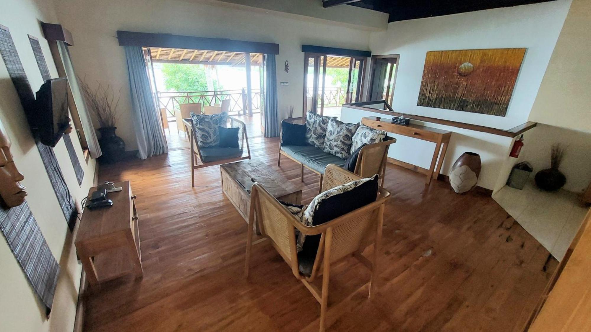 Lombok Villas, Kurakura *